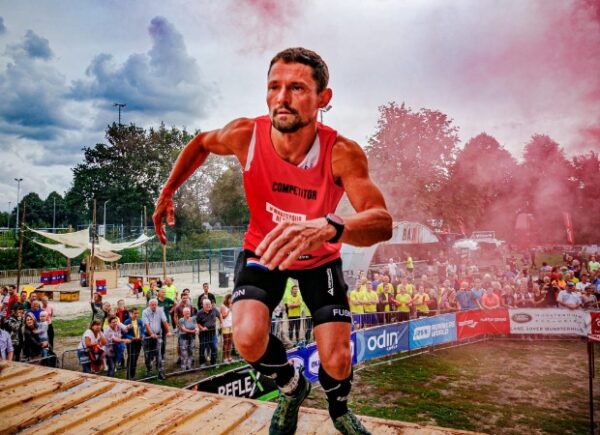 yu man race obstacle run competitor